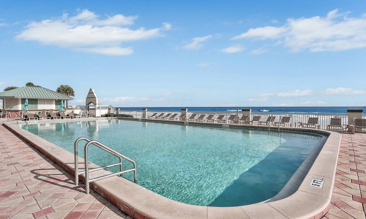Ortona Park Condo | Oceanfront Studio w/Balcony & Resort Perks Near Boardwalk