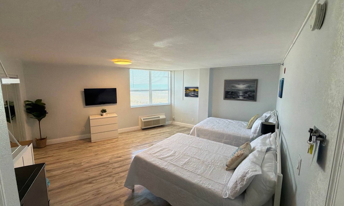 Ribault Apartment | Oceanfront Studio – Walk to Daytona Boardwalk!