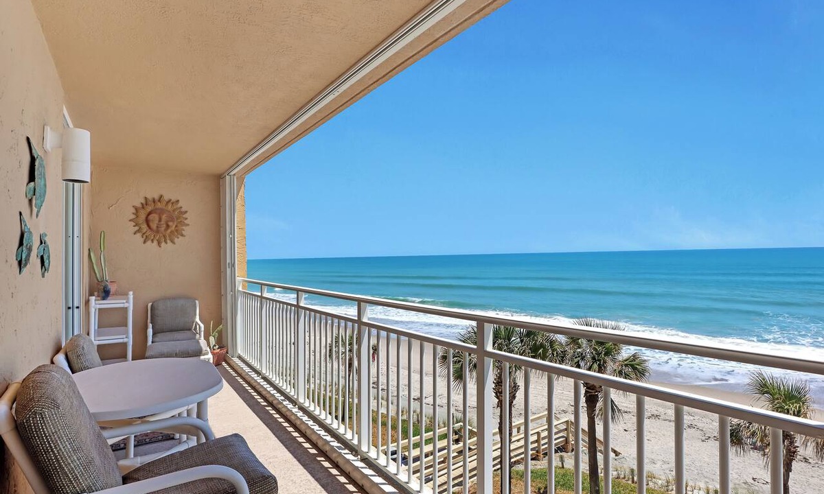 Indian Harbour Beach Condo | Oceanfront 2BR 2BA Condo Indian Harbour Beach Coastal Charm, #403