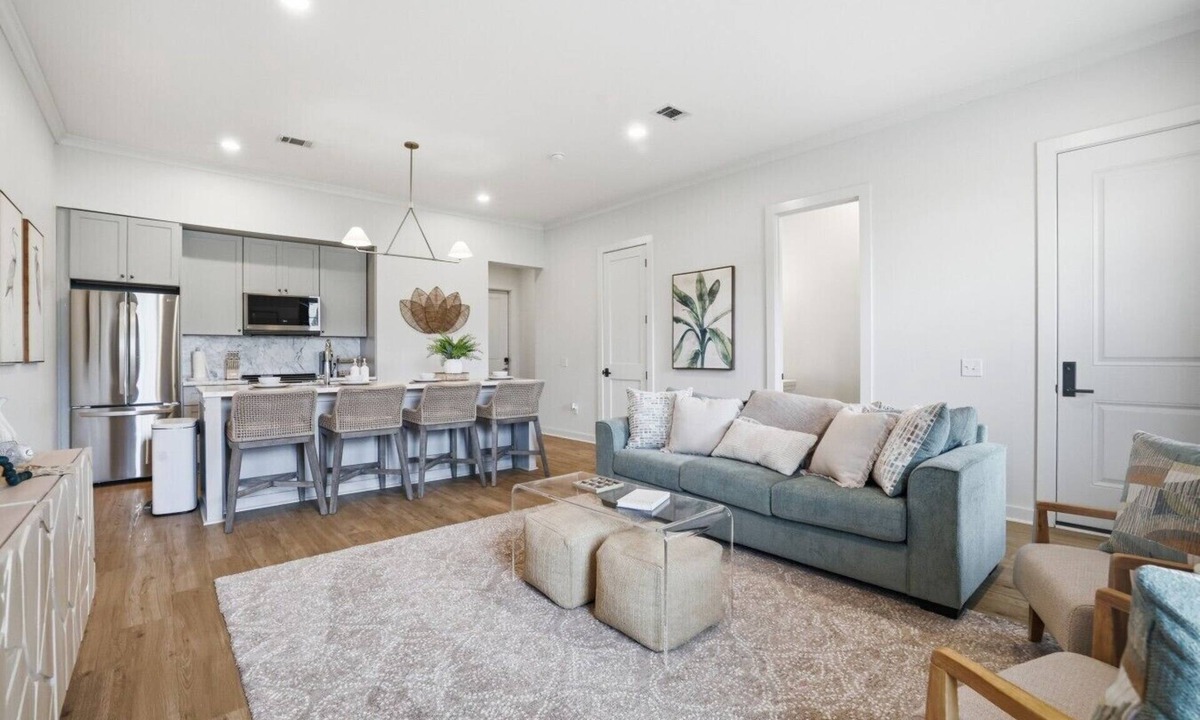 Pass Christian Villa | Oceanside Breeze | 1BD | Pool