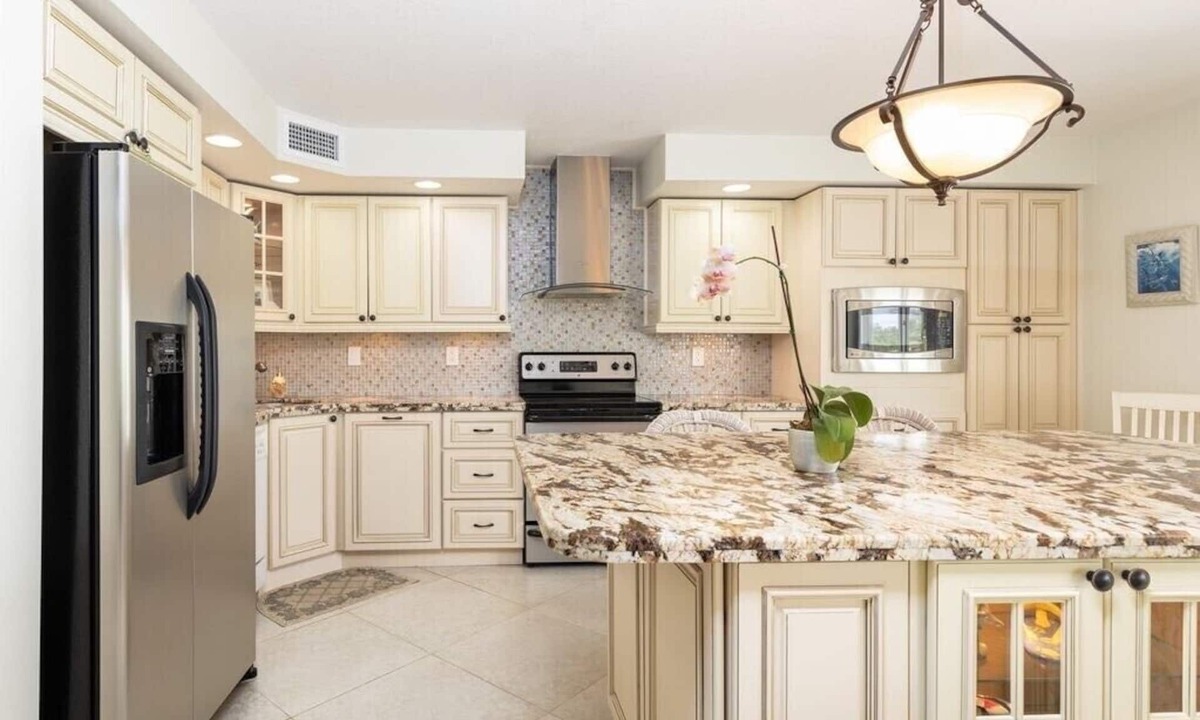 Lower Matecumbe Key House | Oceanside townhome 2/2 with boat ramp and dockage