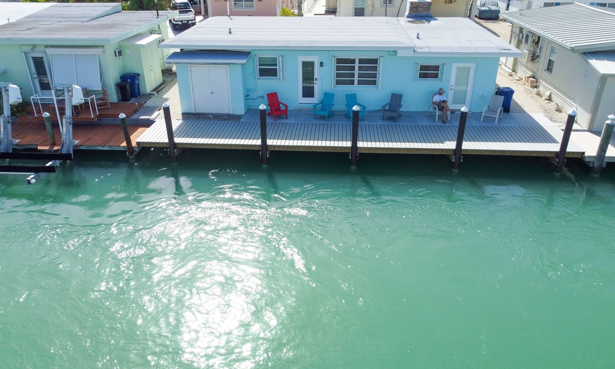 Little Venice House | Oceanside waterfront 2/2 home with 55ft dock and paddle equipment
