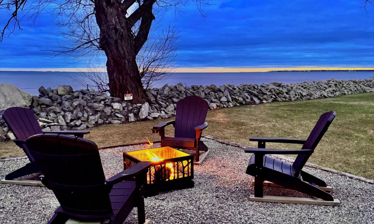 Oconto Cabin | Oconto Waterfront Wilderness Cabin/Dogs Welcome
