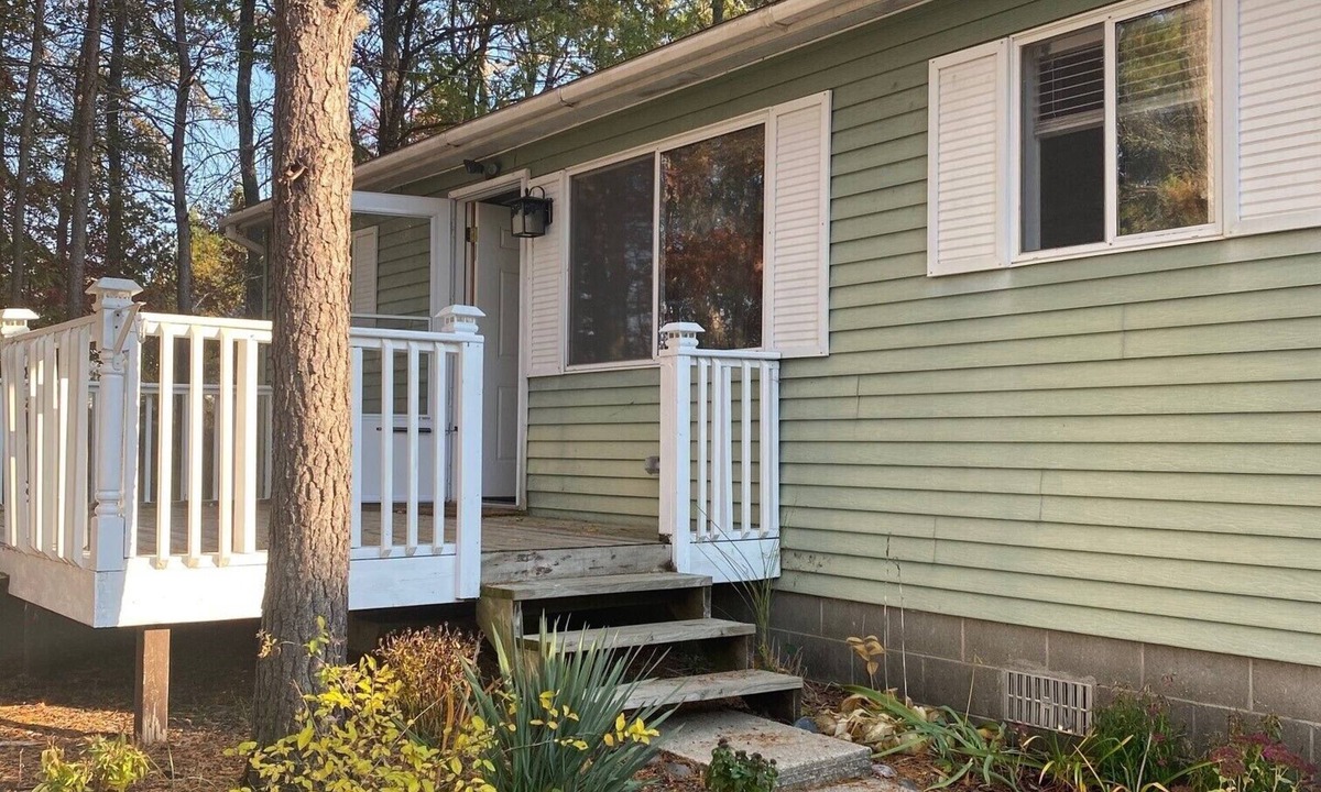St. Helen Cabin | Off-Roaders Oasis-3-bedroom cabin with WiFi, AC in delightful St. Helen
