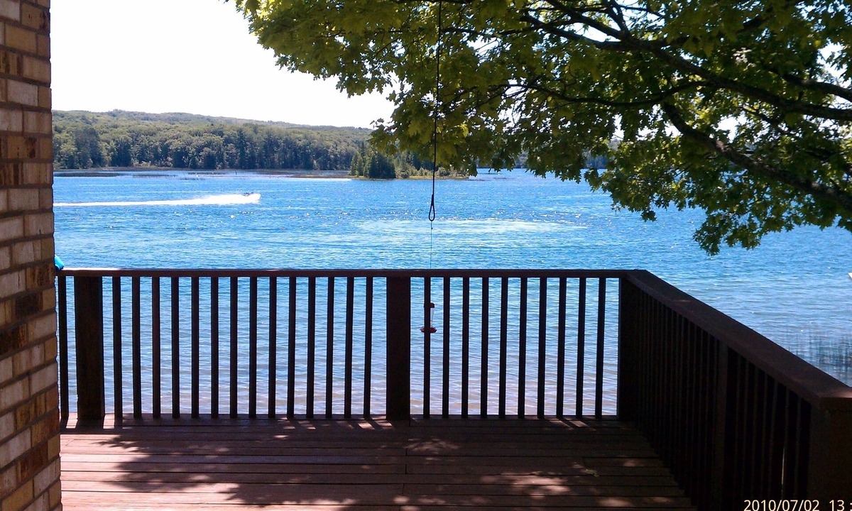 Briley House | Off the beaten path! 4 bedroom lakefront home