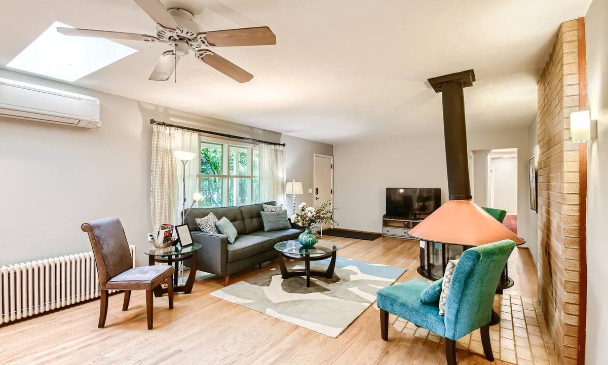 North Gresham House | Oregon Jade Lodging-Two Bedrooms Portland Suburban with crib near PDX