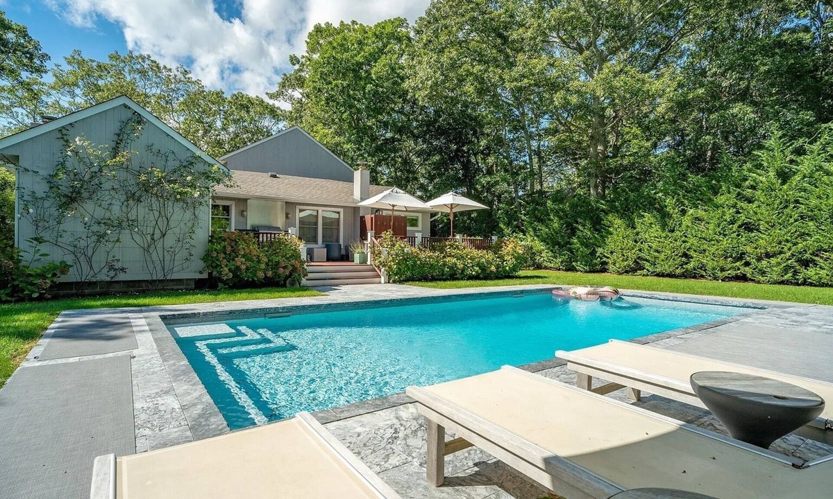 Clearwater Beach House | Outdoor Oasis 4-bedroom house with a granite pool in charming East Hampton
