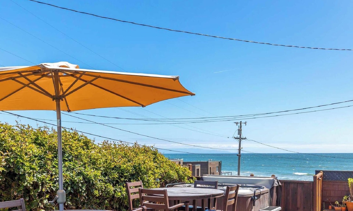 Eastside Santa Cruz House | Pacific Paradise steps from the Beach!