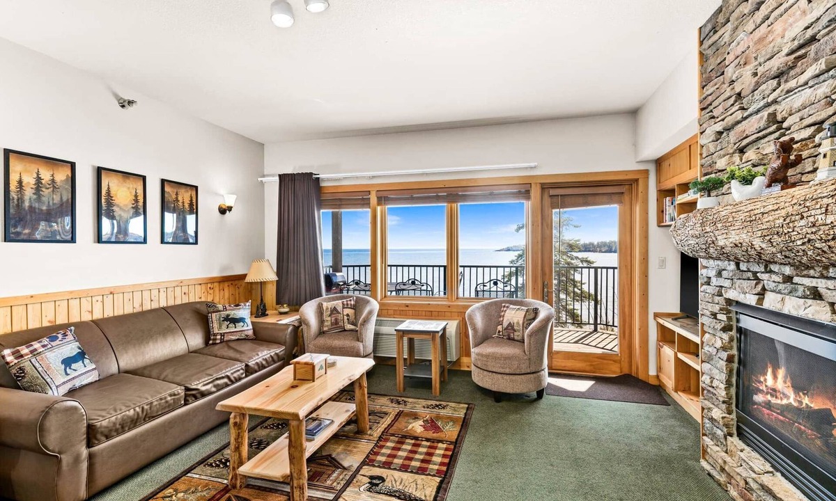 Two Harbors Apartment | Panoramic Lake Views | 2BR w/King Suite | Pools