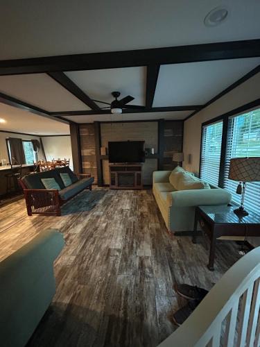 Clarkesville House | Panther Creek retreat
