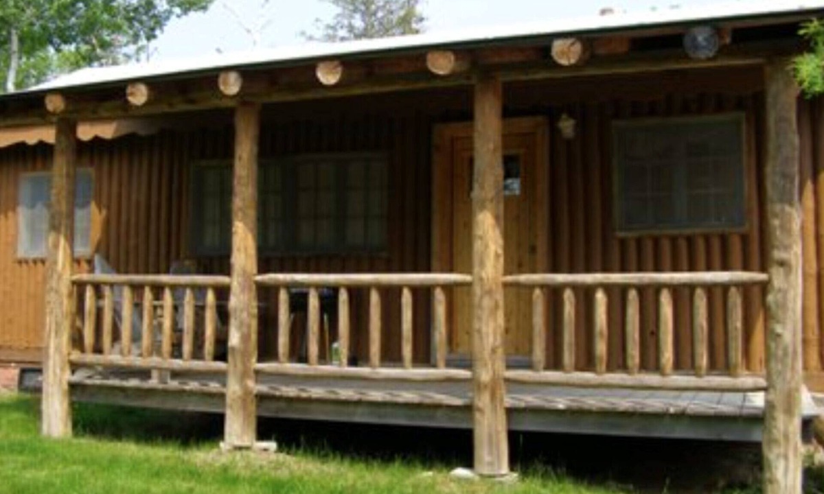 Drummond Cabin | Papins Resort Crow Cabin