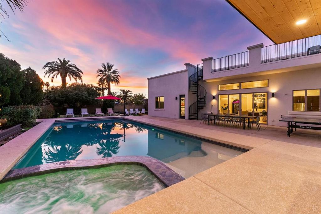 Paradise Valley Village House | Paradise Villa