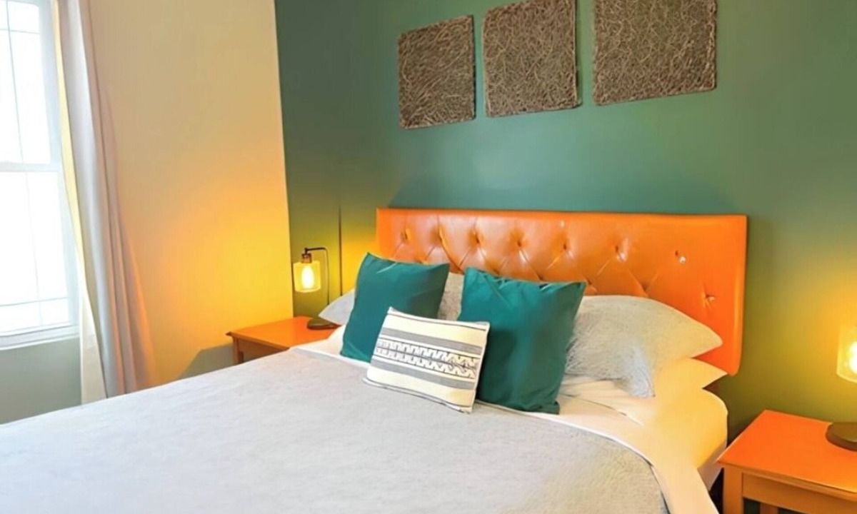 Ferndale Apartment | Park Side Studio - PETS WELCOME!
