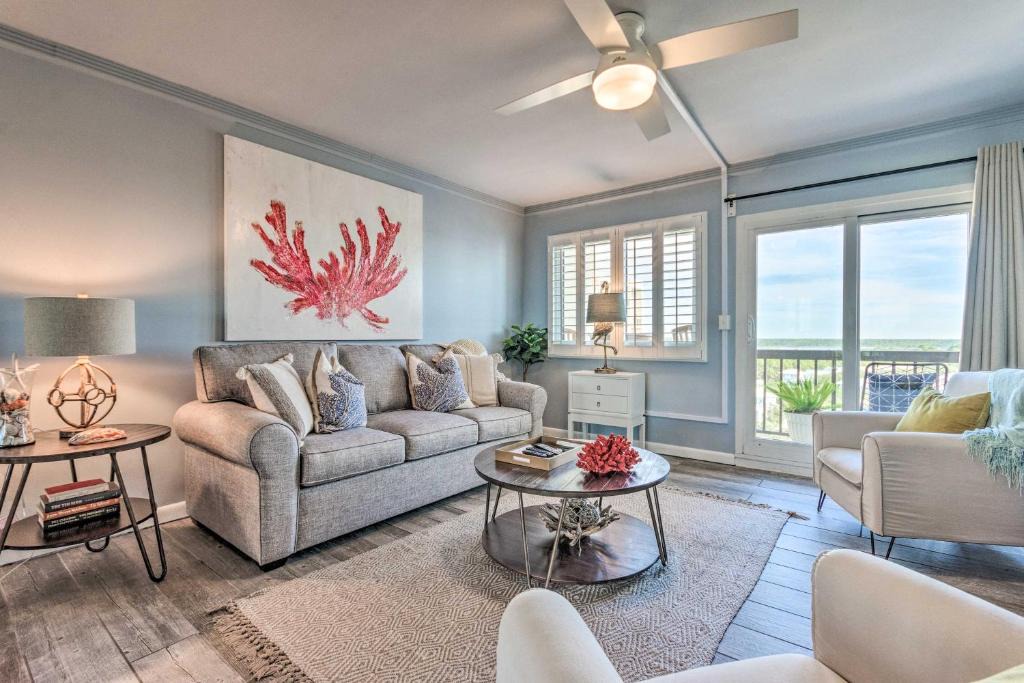Sunnyside House | PCB Beachfront 'Coastal Abode' at Pinnacle Port!