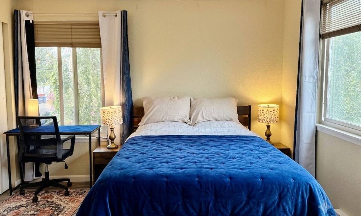 University District Apartment | Peaceful 1-bedroom apartment with AC in vibrant Seattle UW district