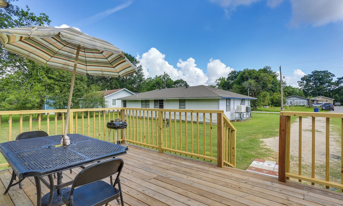 West Orange Apartment | Peaceful Gulf Coast Getaway: 3 Mi to Boat Ramp!