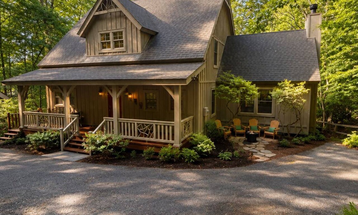 Sapphire Cabin | Peaceful Resort Cabin in Sapphire Valley close to Cashiers & resort access