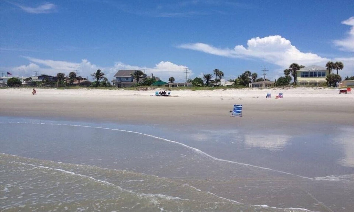 Cocoa Beach Villa | Penguins on the Beach | 2BR Steps to Beach & Downtown w/pool | Unit 2