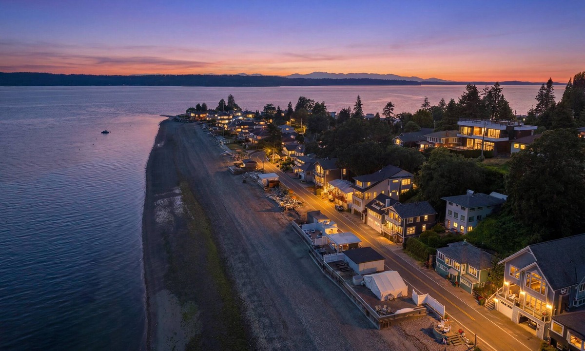 Three Tree Point House | Perch - Waterfront Cabana | Puget Sound & Rainier Views