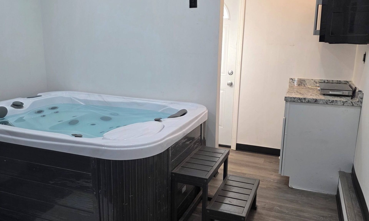 Eastside House | Perfect 2-bedroom luxury house with AC in beautiful Syracuse , 10mins walk to SU