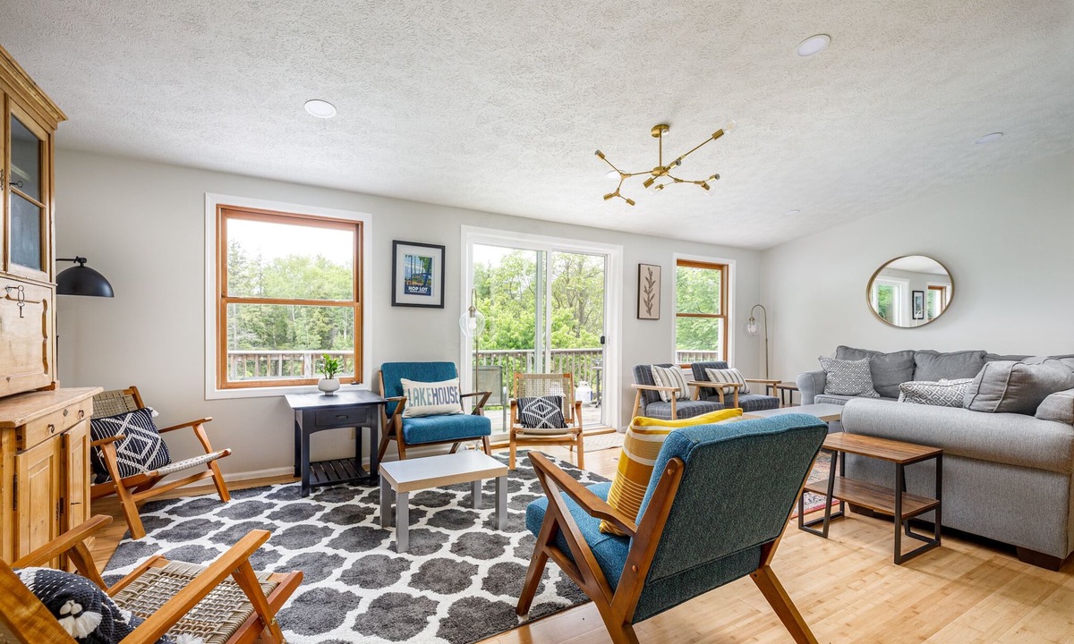 Suttons Bay House | Perfect Fall Colors and Ski Lodge with Sauna: Sleeps 8
