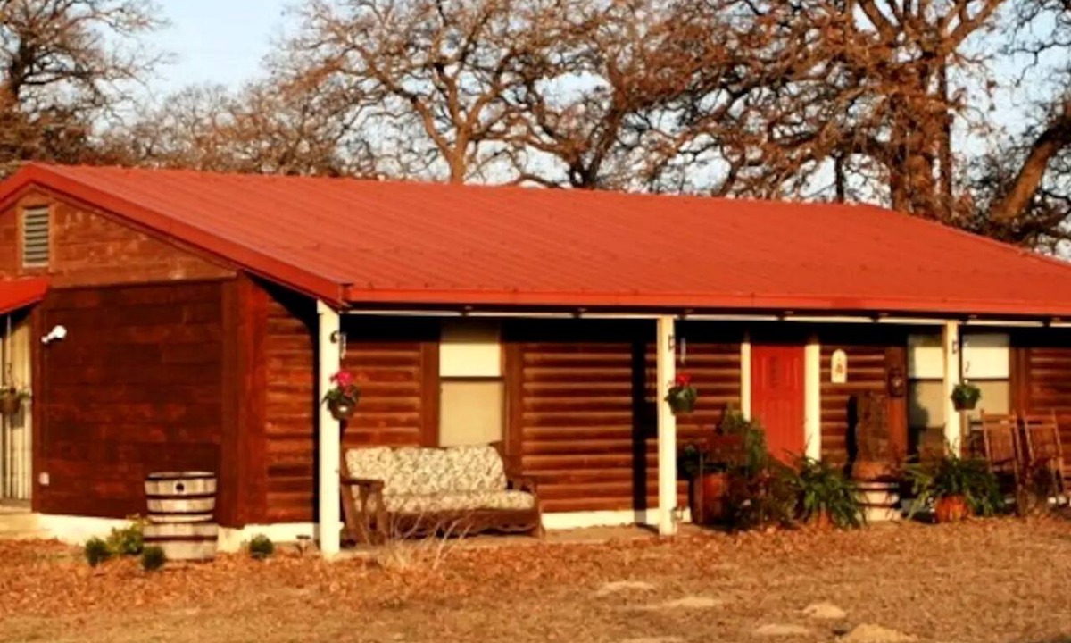 Paige Cabin | Pet-Friendly Getaway with Shared Swimmin Poolnear Austin Texas