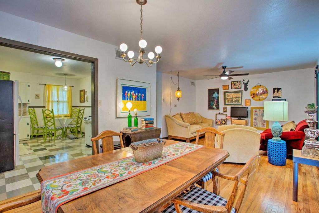 Fort Worth House | Pet-Friendly River District Gem 5 Mi to Stockyards