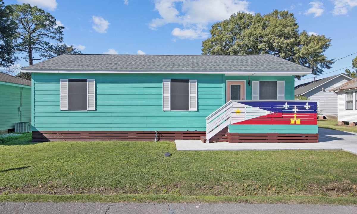 Freetown - Port Rico House | Petite Cottage near Downtown w/extra parking