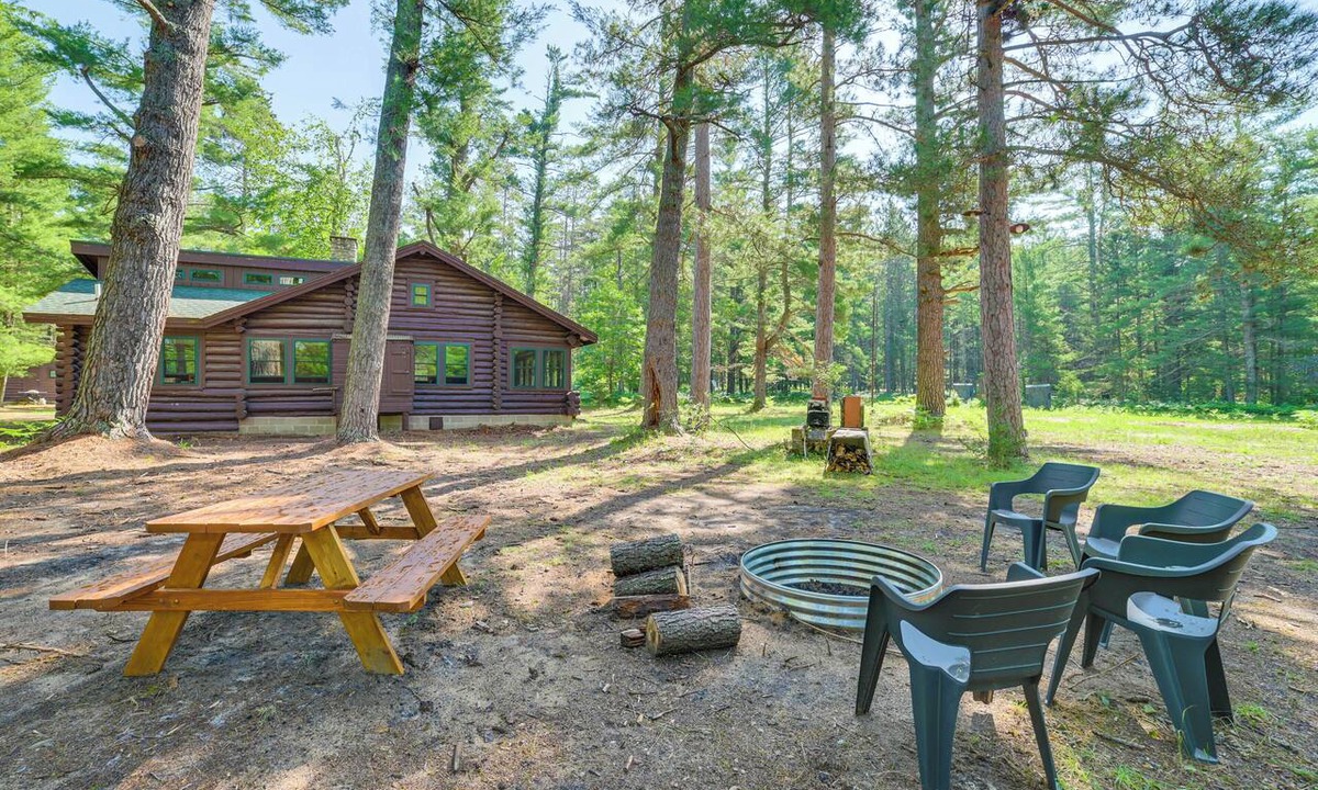 Vanderbilt Cabin | Pigeon River Escape Surrounded by State Land!