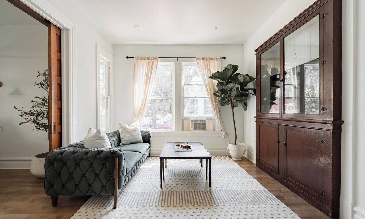 Uptown Apartment | Pomeroy