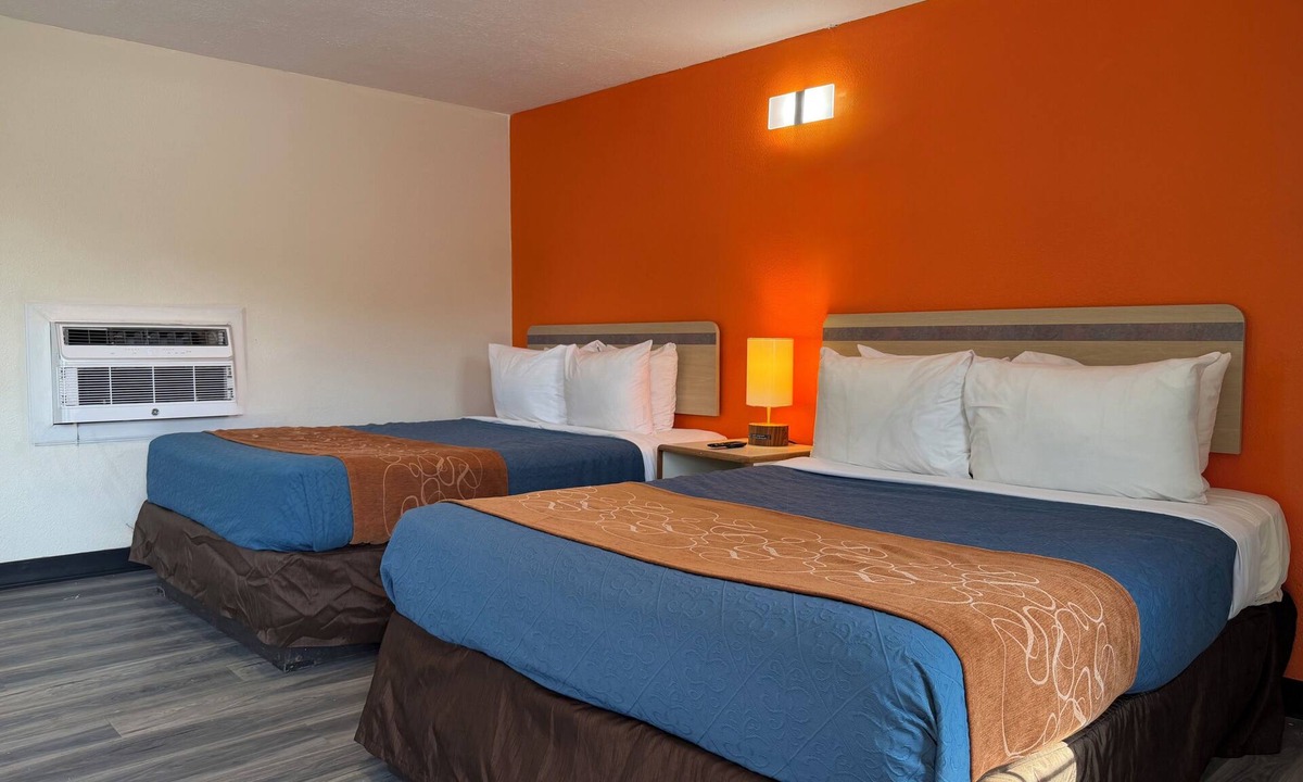 Elmwood Area Hotel | Ponca Motel