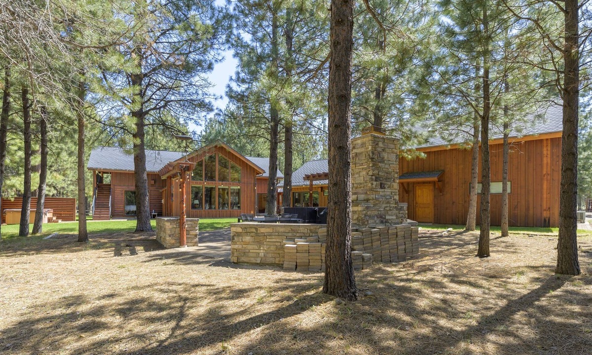 Sisters Cabin | Ponderosa Pines *Cabin + Casita*, Sisters OR