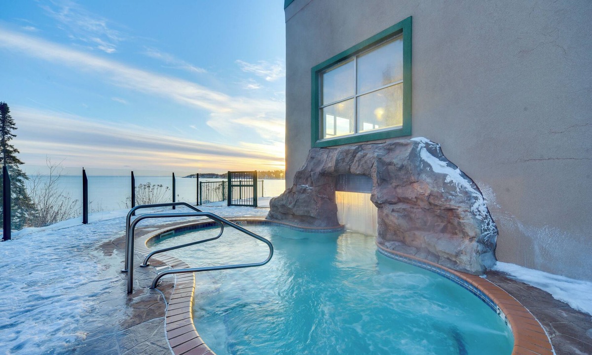 Two Harbors Apartment | Pool Access: North Shore Gem Near Beaches & Trails