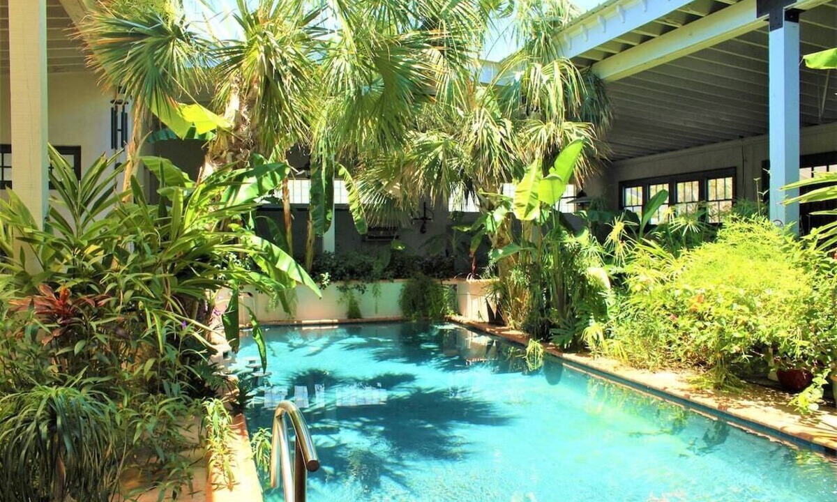 Old Town Apartment | Pool studio at the Abode Guest House