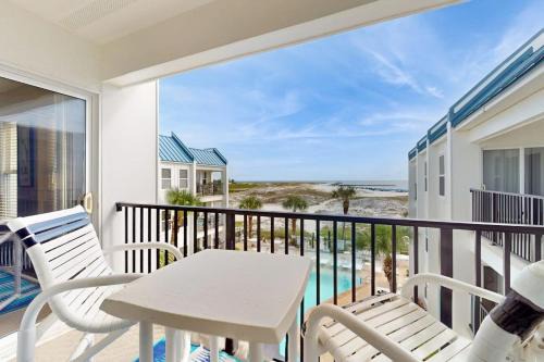 Holiday Isle House | Poolside Villas 306
