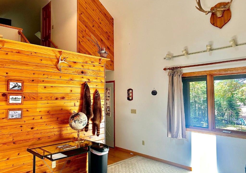 Crandon House | Private Cabin Getaway