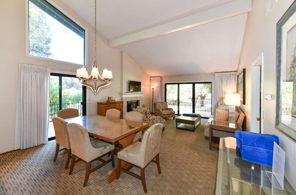 Napa House | Private Golf Resort Setting 3 bedrooms