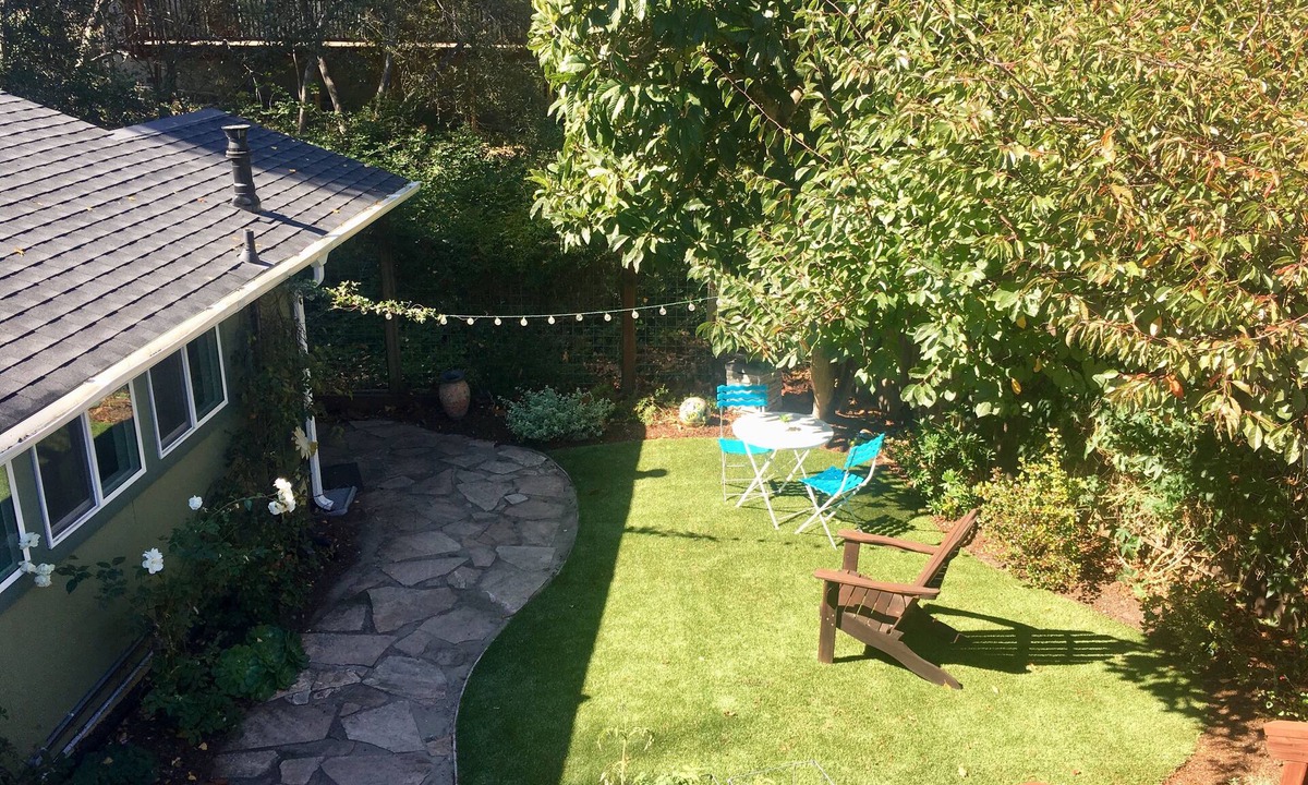 Eastside Santa Cruz Cottage | Private Guest Cottage. Newly appointed, Modern, Centrally Located