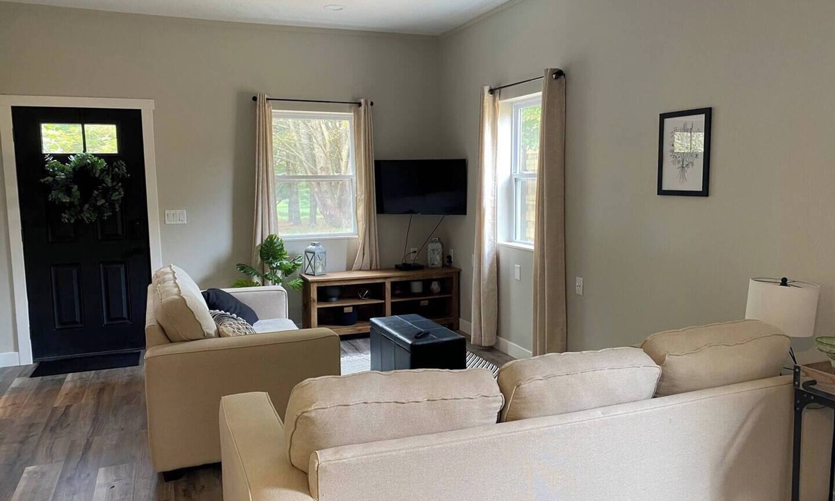 Acme House | Private Home 5 mins to Horse Show/Hiking/Golf