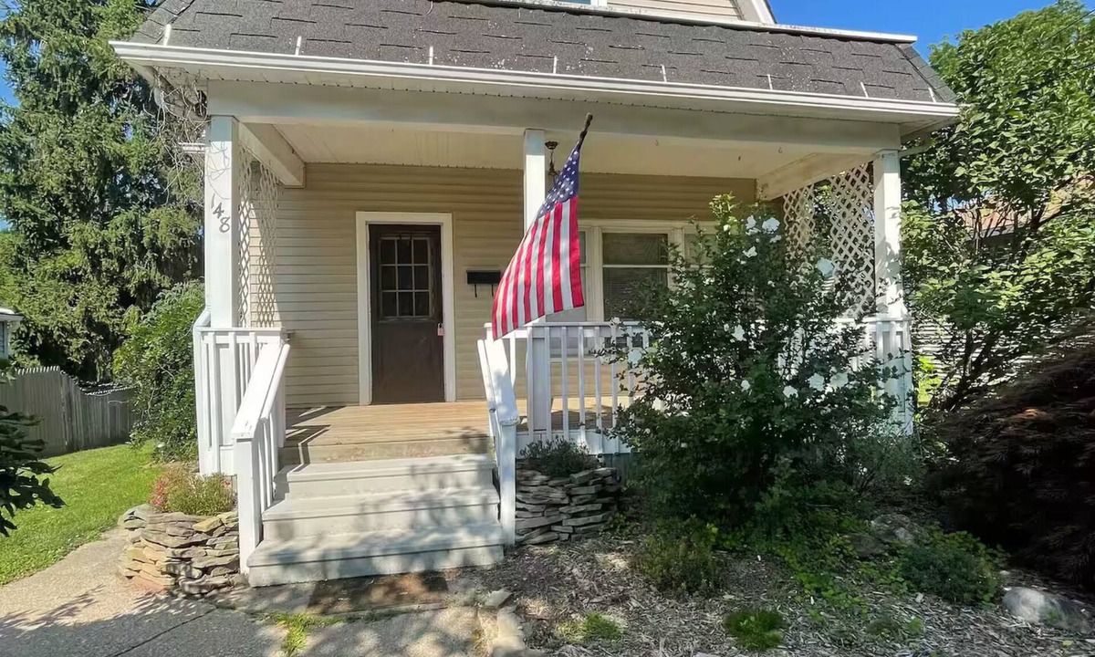 Hillsdale House | Private home near Hillsdale Hospital