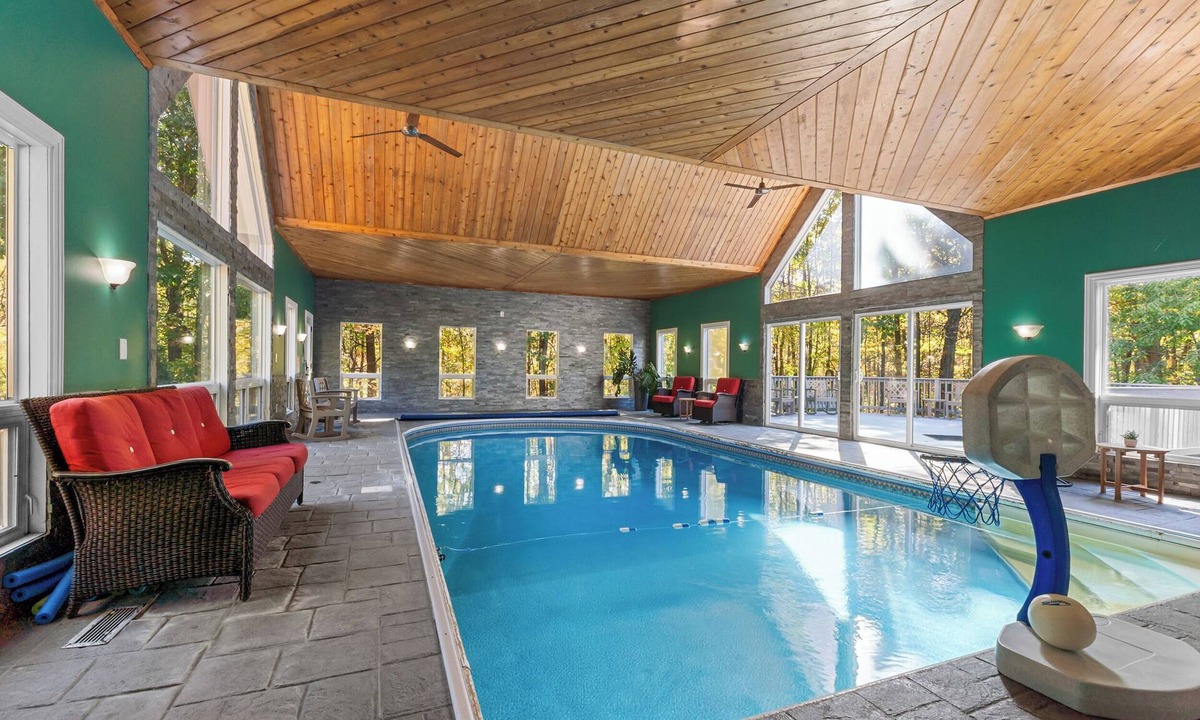 Brooklyn House | # Private Indoor Pool # Sleeps 27