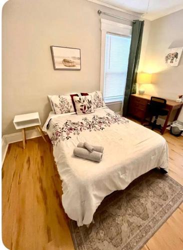 Eastside House | Private Room Near SU Dome Hospitals and Downtown