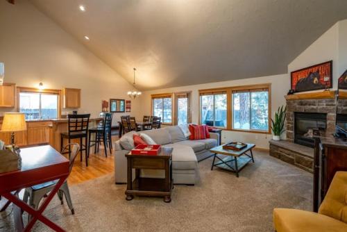 Southwest Bend House | Quail Pine Cabin