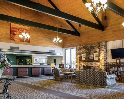 Escanaba Hotel | Quality Inn & Suites Escanaba North
