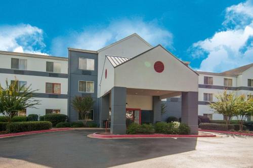 Tougaloo Hotel | Quality Inn & Suites