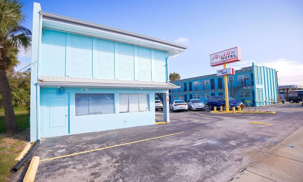 Merritt Island Apartment | Queen Bed|Non-Smoking