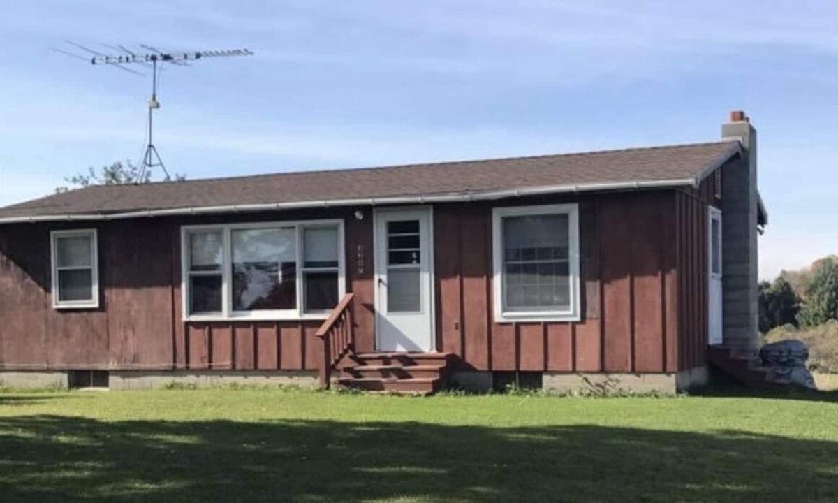 Rose City Cabin | R &R Cabin rentals. Close to trails and rifle river recreation center.