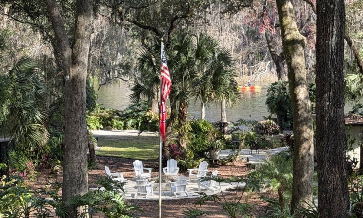 Dunnellon House | RAINBOW RIVERFRONT WITH PRIVATE DOCK AND BEACH - A TRULY RARE OASIS
