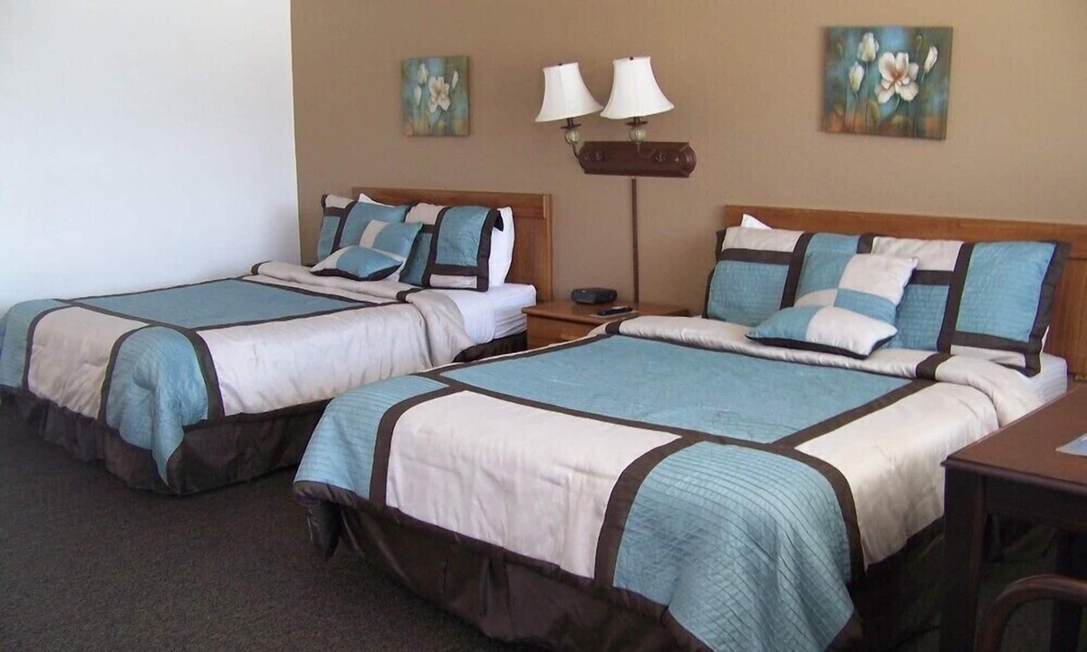 Valentine Hotel | Raine Motel