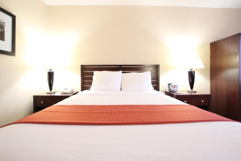 Eagan Hotel | Ramada by Wyndham Minneapolis Airport - Eagan